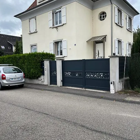 Chez F&g Terrasse Privée Dans Jardin à Côté De La Maison Sélestat